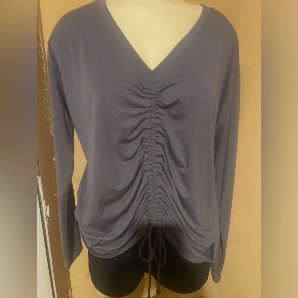NWOT Athleta Gray Crossover Ruched Top - Picture 11 of 14